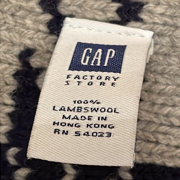 GAP 100% Lambswool Scarf. Gray w/Design. EUC Like New. Unisex - Picture 4 of 6